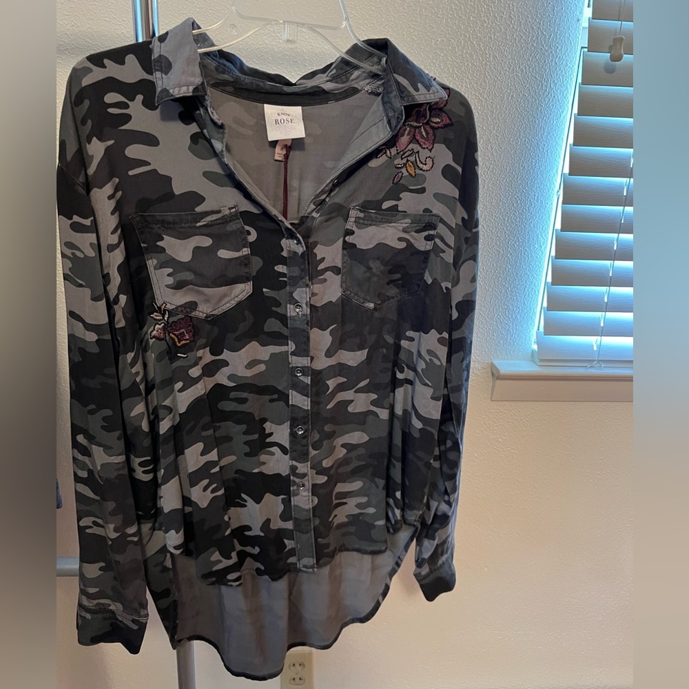 NEW WITH TAGS, long sleeves button up camo!